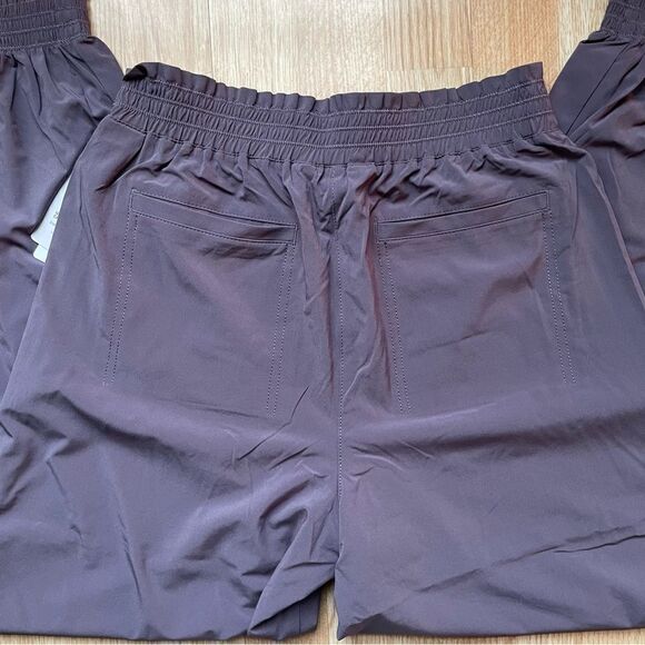 NWT Athleta Savannah Joggers in Dusk Violet - Size: 4 - Picture 9 of 9